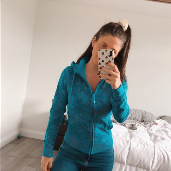 lululemon athletica Tops - Lululemon Blue Floral Scuba Hoody